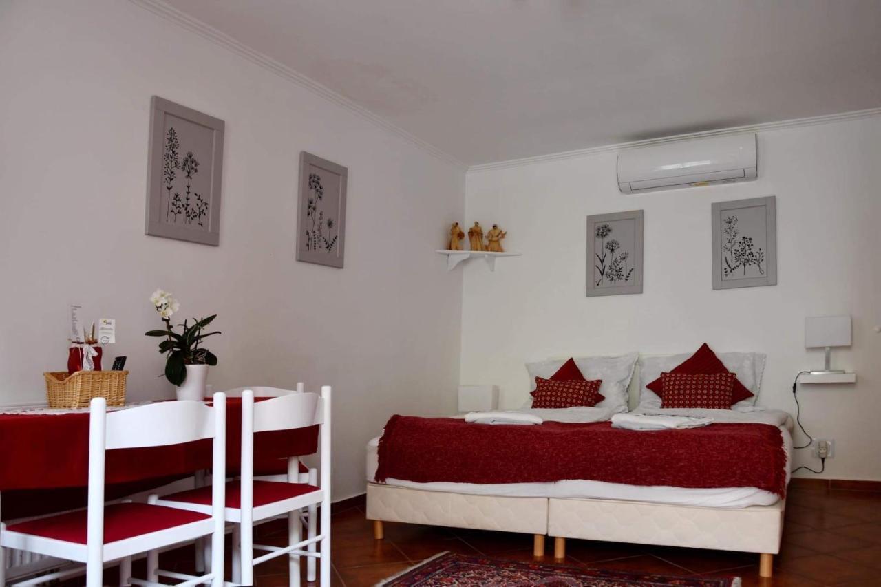 Bed and Breakfast Szentesi Panzió Fertőrákos Exterior foto