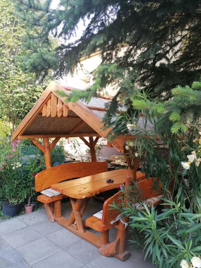 Bed and Breakfast Szentesi Panzió Fertőrákos Exterior foto